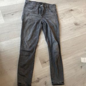 Rocket crop in grey. Stretchy.